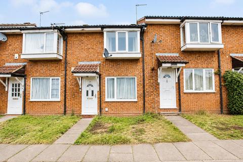 2 bed property, in Bray Close, £350,000