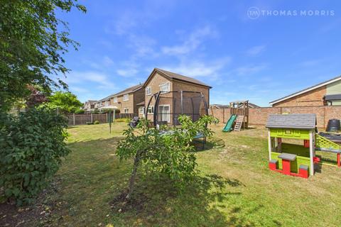 3 bed property, in Russett Avenue, £375,000