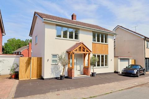 3 bed property, in School Lane, £585,000
