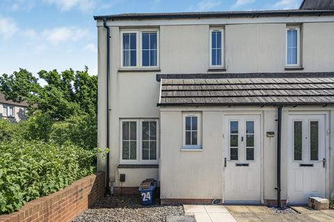 2 bed property, in Yarlington Mill, £230,000
