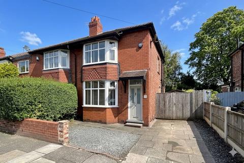 2 bed property, in Heathside Road, £300,000