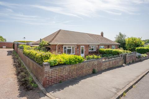 2 bed property, in Knitting Needle Lane, £275,000