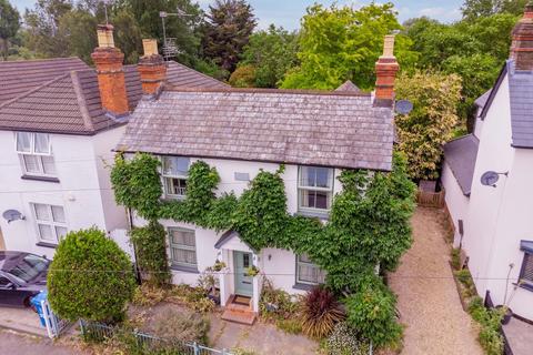 4 bed property, in Summerleaze Road, £875,000