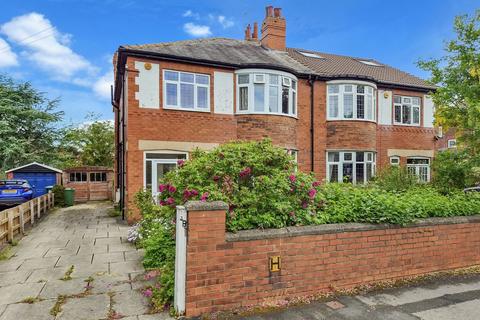 4 bed property, in Becketts Park Drive, £450,000