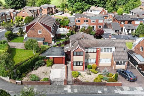 3 bed property, in Thornhill Road, £285,000