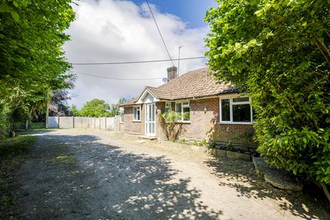 4 bed property, in Down Street, £550,000