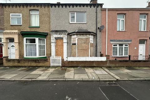 2 bed property, in Louisa Street, £35,000