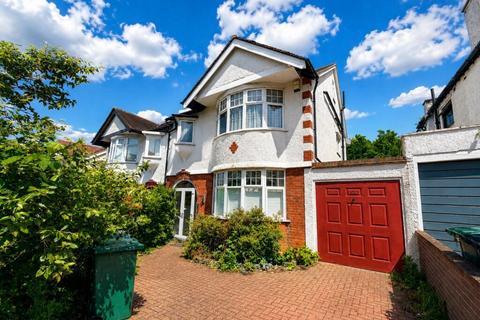 5 bed property, in Lansdowne Road, £1,175,000
