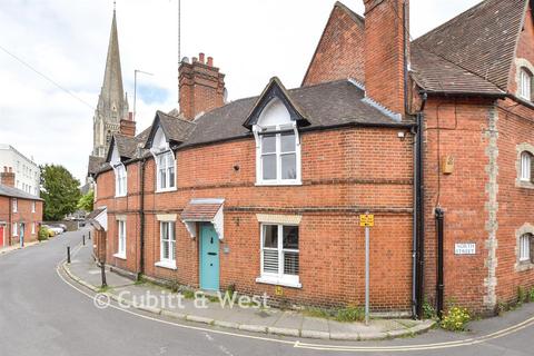 2 bed property, in Church Street, £400,000