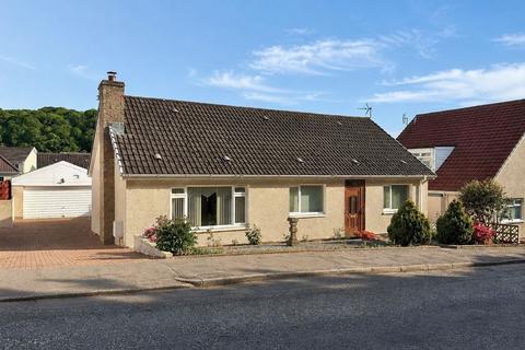4 bed property, in Kilnford Crescent, £265,000