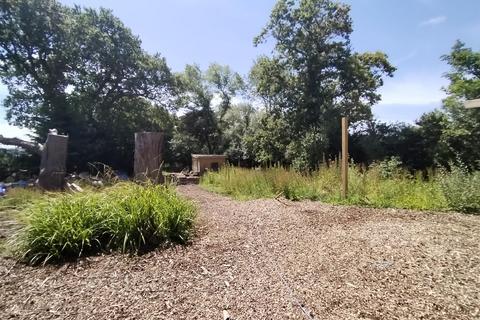 Land, in Whitehouse Road, £140,000