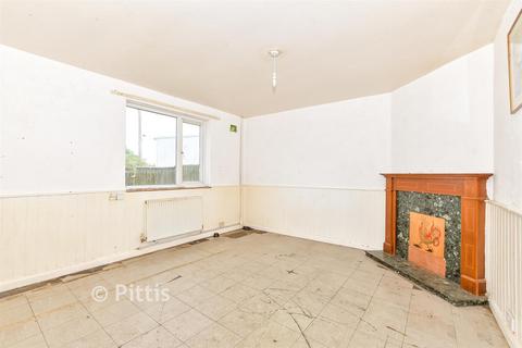 4 bed property, in Gunville Road, £180,000