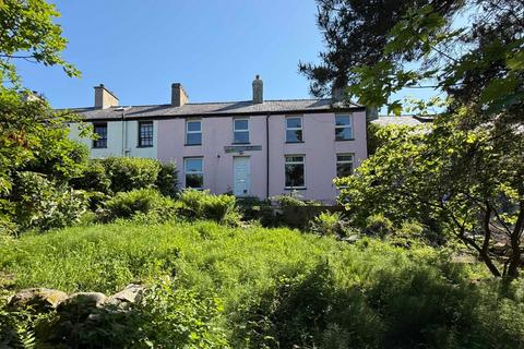4 bed property, in Well Street Number Three, £115,000