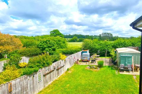 3 bed property, in Whittle Avenue, £415,000
