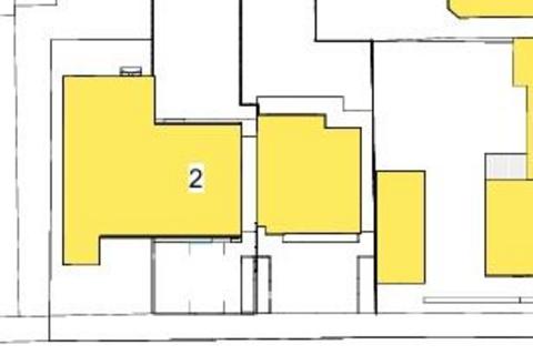 2 bed property, in Newtown Close, £125,000