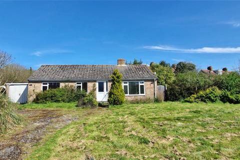 3 bed property, in Hindon Road, £295,000
