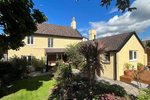 2 bed property, in Brinsea Road, £459,000