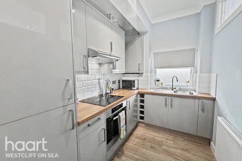 1 bed property, in Elderton Road, £150,000