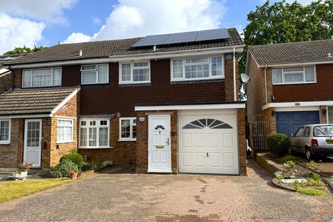 3 bed property, in Gumping Road, £570,000