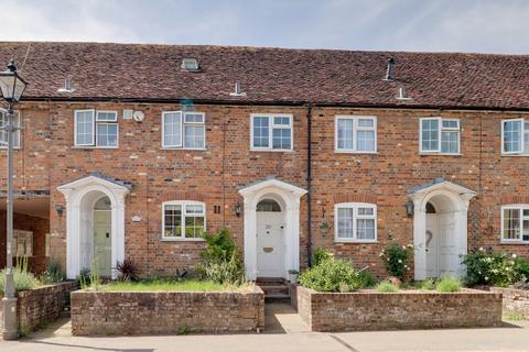 3 bed property, in High Street, £450,000