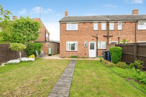 3 bed property, in Whitehill Road, £450,000