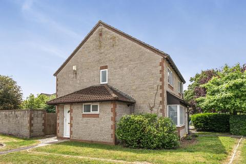 2 bed property, in Virginia Orchard, £225,000