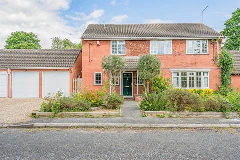 4 bed property, in St Albans, £500,000
