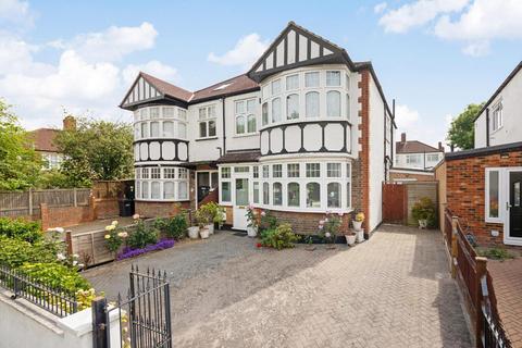4 bed property, in Lancaster Road, £850,000