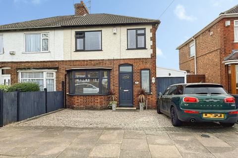 3 bed property, in Aylestone Drive, £290,000