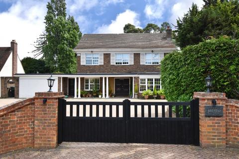 4 bed property, in Westerham Road, £1,400,000