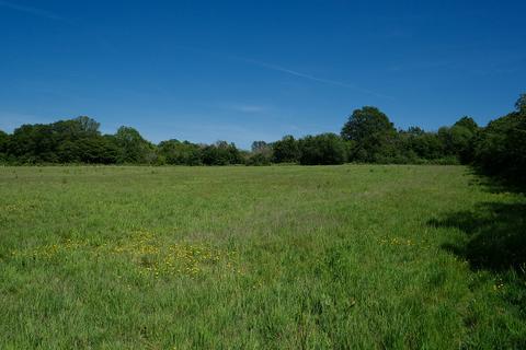 Studio, in Mounts Hill, £60,000