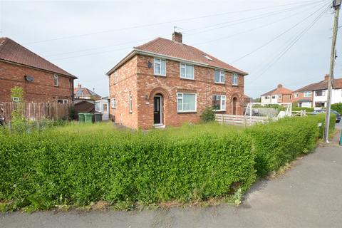 3 bed property, in Mowbray Road, £160,000