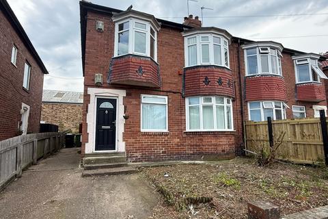 2 bed property, in Ovington Grove, £82,500