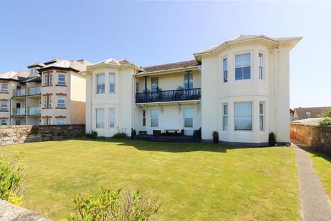 2 bed property, in Ardayre Road, £280,000