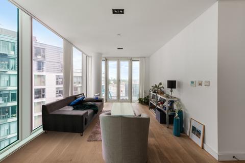 2 bed property, in Avantgarde Tower, £650,000