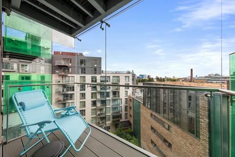 2 bed property, in Avantgarde Tower, £625,000