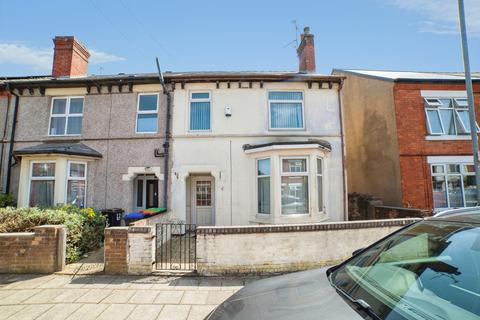 4 bed property, in Howard Street, £180,000