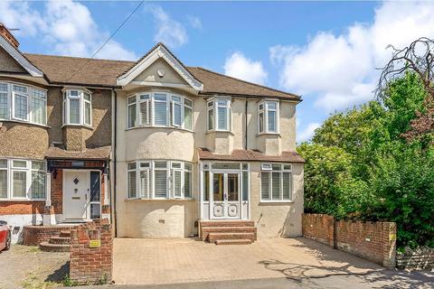 5 bed property, in Tufton Road, £690,000