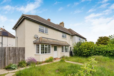 4 bed property, in Stadhampton Road, £525,000