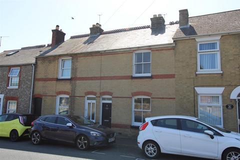 2 bed property, in Park Road, £229,000