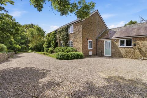 4 bed property, in Edvin Loach, £775,000