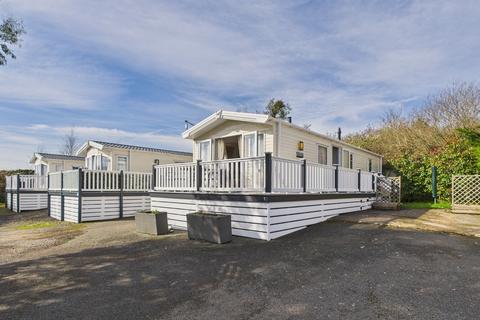 2 bed property, in Address unavailable, £42,000