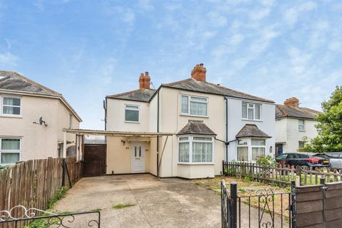 3 bed property, in Benson Road, £450,000