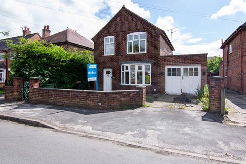 2 bed property, in Central Road, £210,000