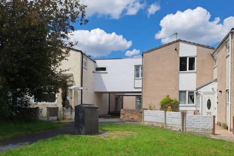 4 bed property, in 44 Woodcroft, £40,000