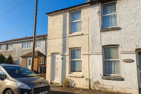 2 bed property, in 20 East Street, £150,000