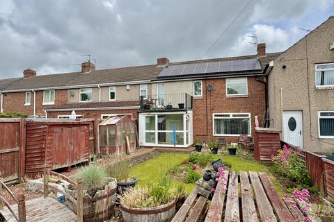 3 bed property, in Brydon Crescent, £80,000