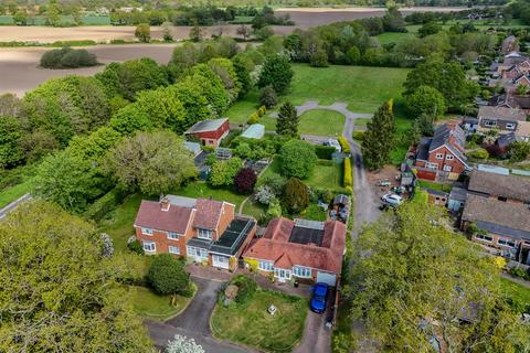 10 bed property, in The Croft, £1,100,000