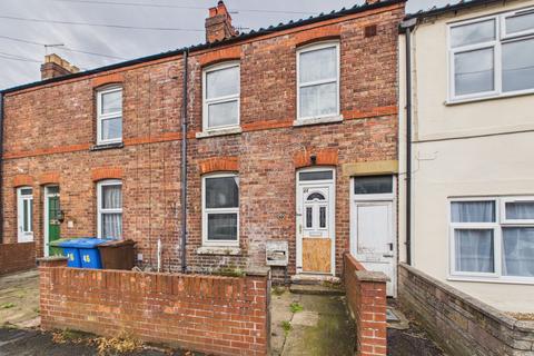 3 bed property, in St Johns Walk, £80,000