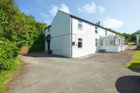 6 bed property, in Higher Middle Hill, £700,000